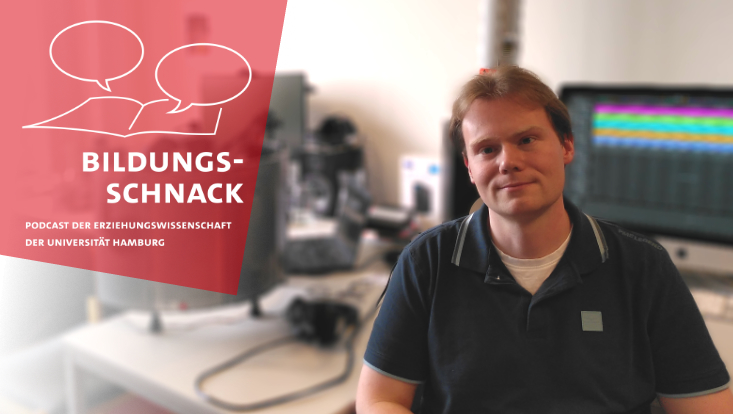 Das Cover zeigt Prof. Dr. Florian Berding vor einem Computerbildschirm im Hintergrund.