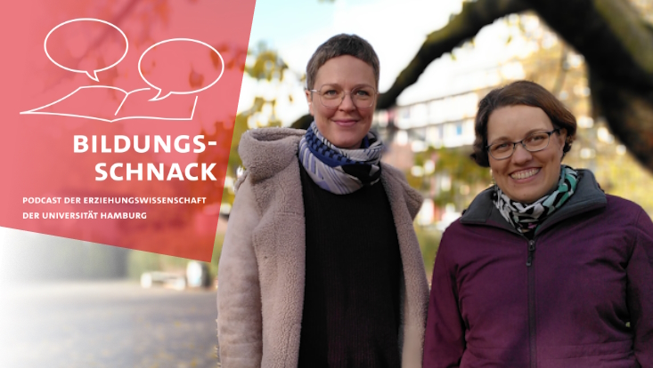 Zu sehen sind hier (von links) Nelly Brand und Christine Schmalenbach, die draußen vor einem Baum stehen.