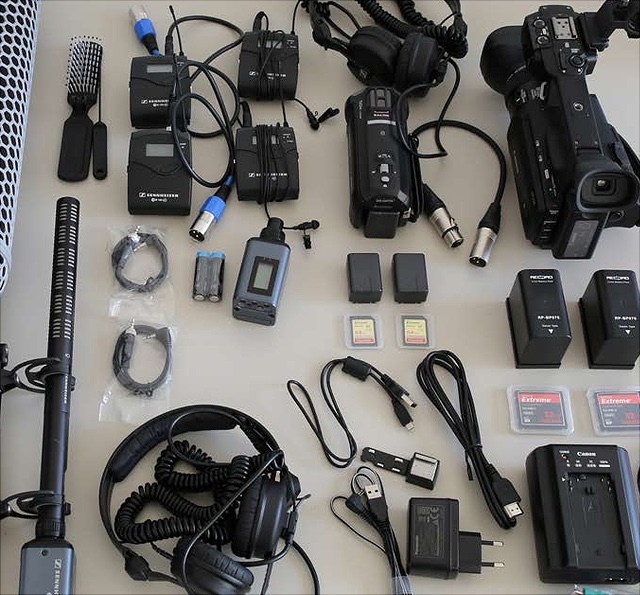 lending-service-640x595 Devices in a video kit