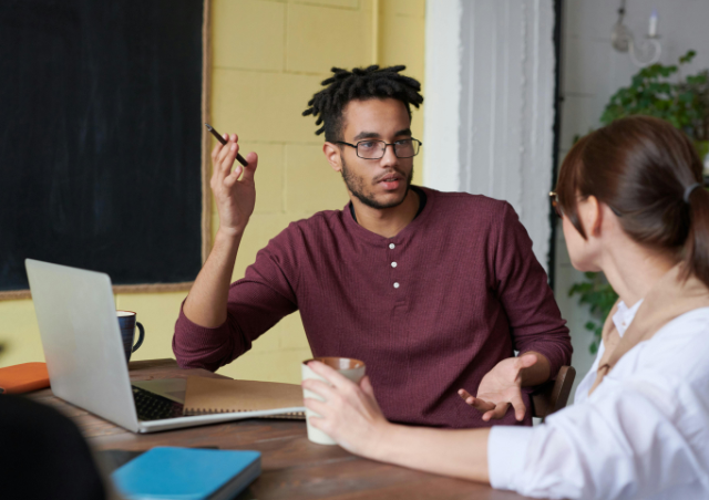 Menschen im Gespräch