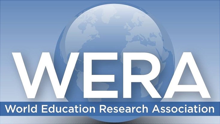 WERA vor Weltkugel