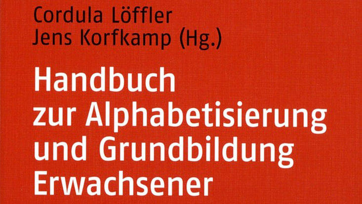 Cover eines Buches mit dem Titel "Handbuch zur Alphabetisierung und Grundbildung"