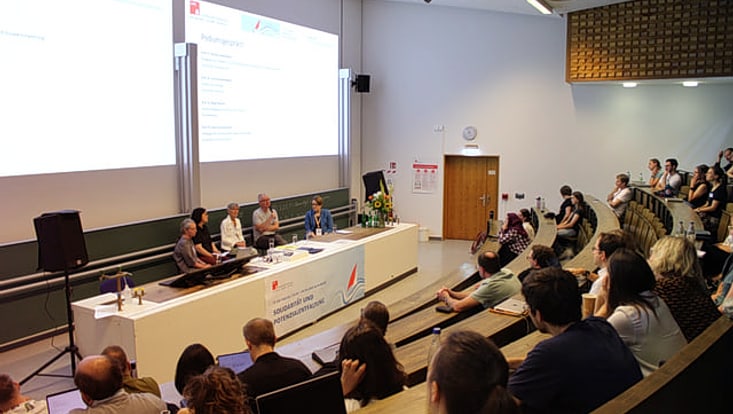 Speaker und Publikum im Hörsaal TMC zur ESE-Tagung 2025