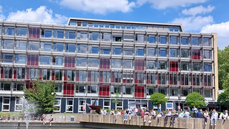 Gebäude Von-Melle-Park 8.