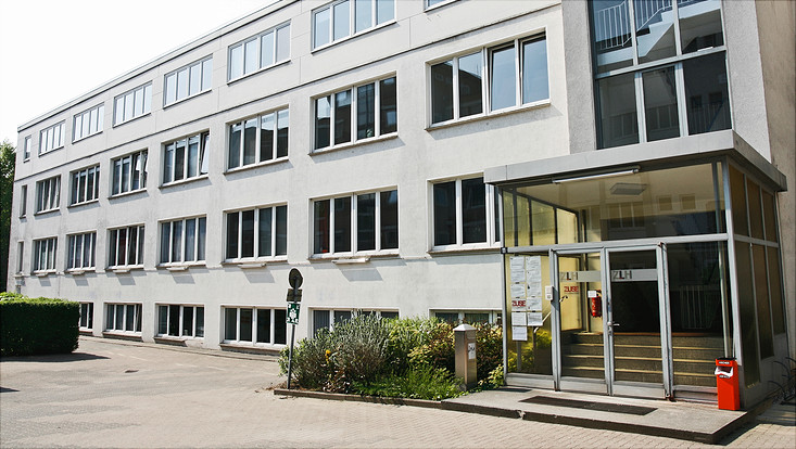 Bogenallee 11