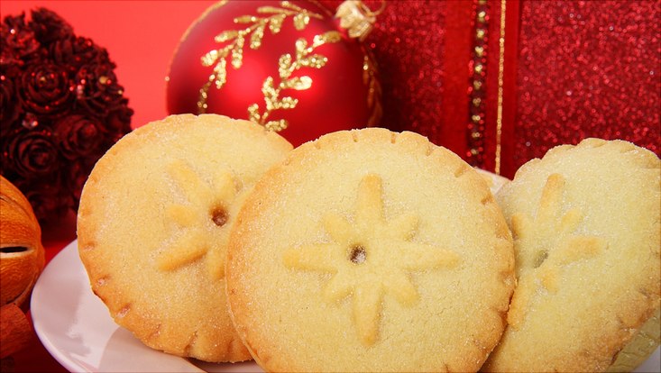 Weihnachtsdekoration und Weihnachtskekse