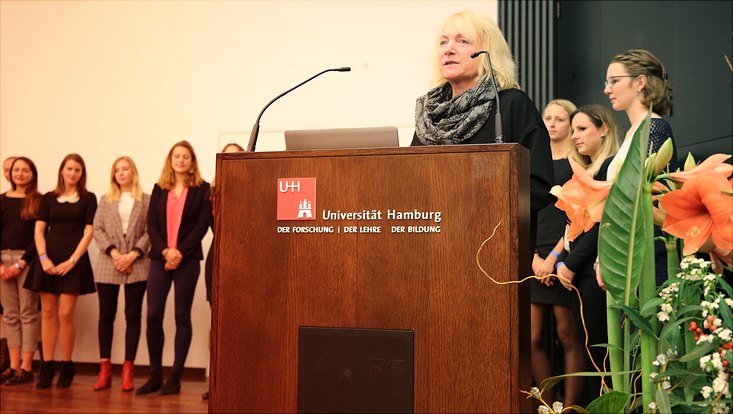 Verabschiedung der Absolventinnen und Absolventen der Fakultät für Erziehungswissenschaft