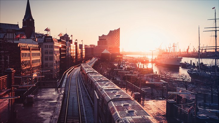 Sonnenaufgang über dem Hamburger Hafen, Baumwall