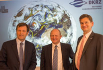 Just signed the contract (l. to r.): Prof. Thomas Ludwig (director of DKRZ), Gerd-Lothar Leonhart and Philippe Miltin (directors of Bull)