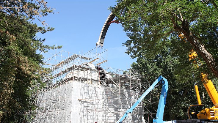 Restaurierung der Sternwarte: Heute werden die Spaltklappen der Refraktorkuppel abgehoben