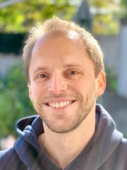 tamas-simon-180-240 Profilbild von Tamás Simon