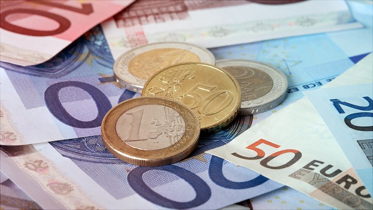 Geldscheine und Geldmünzen