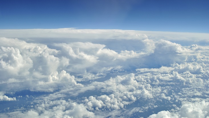 Wolken von oben fotgrafiert. Symbolisch für Wolken und Wolkensysteme.