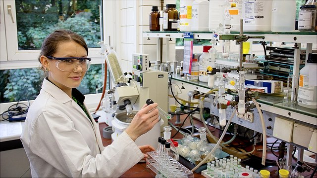 Labor Wissenschaftlerin im Labor