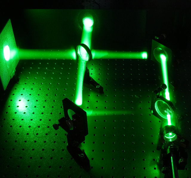 Mach Zehnder Interferometer