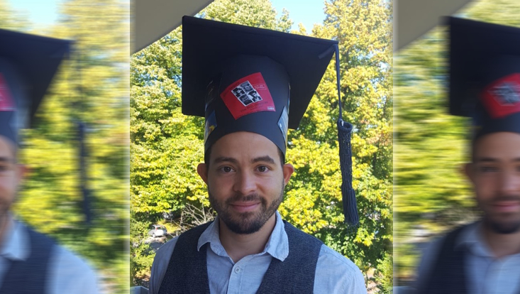 Jairo Segura successfully defended his doctoral thesis. The picture shows Jairo with his doctoral hat.
