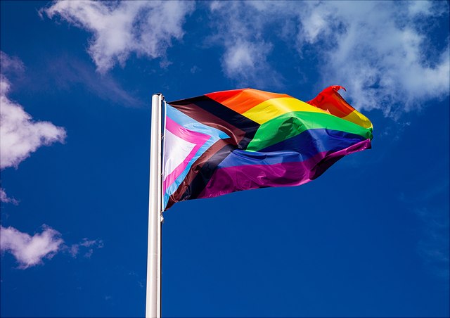 regenbogenflagge-6-uhh:ohme-640x452 Flagge