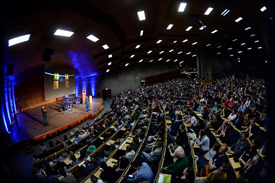 8alex-audimax Das volle Audimax