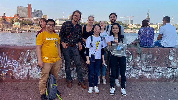 the group at the Landungsbrücken