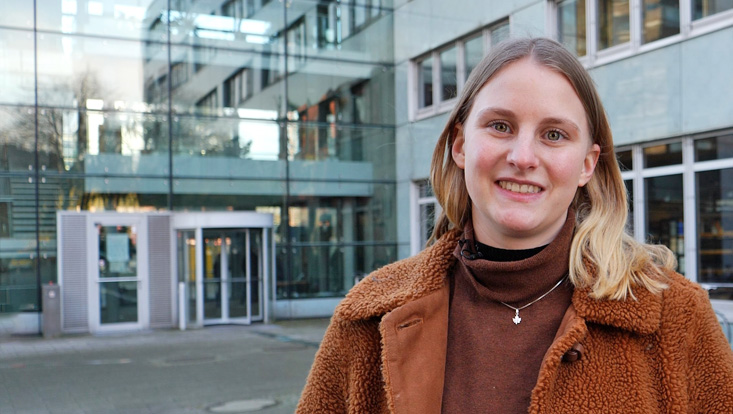 Nele berichtet, wie sie über das Thema „Klimarückkopplungen“ aus dem Erdkundeunterricht zur Meteorologie gefunden hat, was bei der Vorbereitung auf das Studium hilfreich gewesen wäre und wie herausfordernde Lernmodule gemeistert werden können.