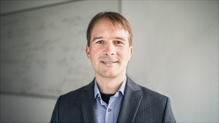 Portraitfoto von Prof. Dr. Winnifried Wollner.