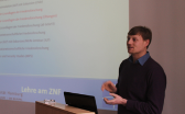 Markus Kohler bei der Lehre Markus Kohler bei einem Vortrag über die Lehre am ZNF