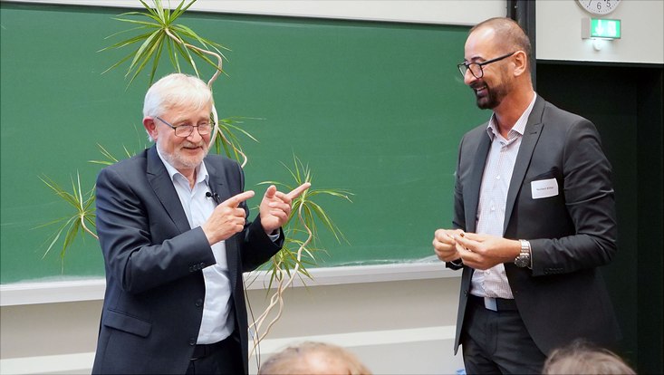 Prof. Dr. Heinrich Graener übergib an Prof. Dr.-Ing. Norbert Ritter.