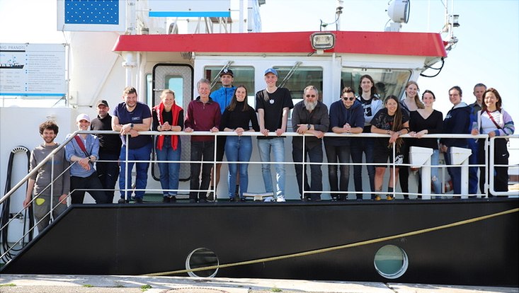Picture of the crew on the vessel