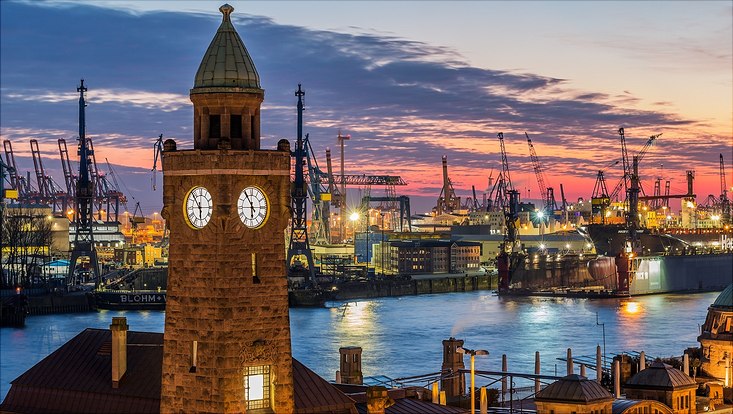 impression of Hamburg Landungsbrücken