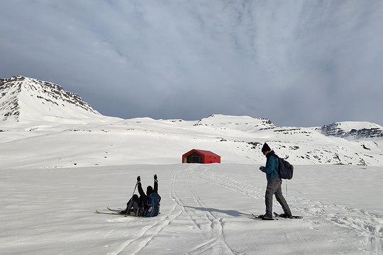 Scientists happy that they reached the red hut through the snow