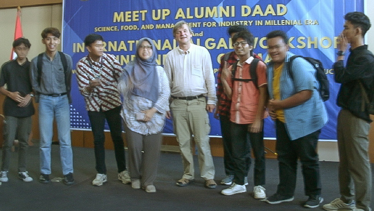 Prof. Dr. Dieter Hanelt in Indonesien