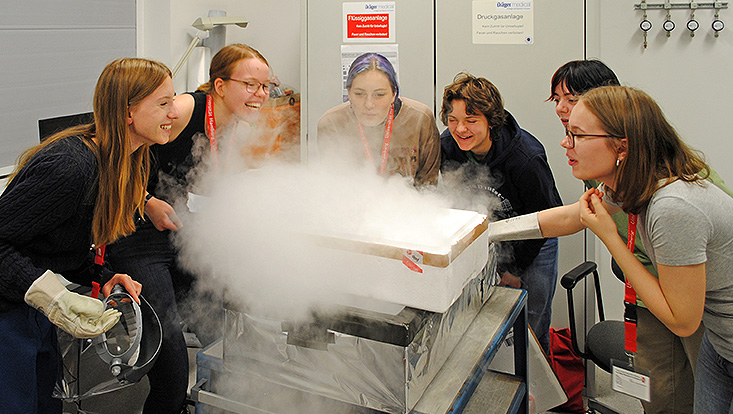 Physik-Projekt-Tage für Schülerinnen 2023 Physik-Projekt-Tage für Schülerinnen 2023