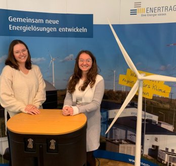 Berinike R. und Milica S. Zwei Meteorologinnen auf einem Messstand