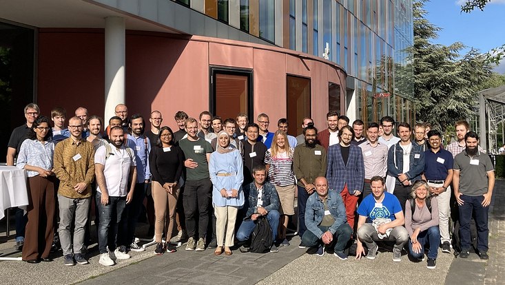 Gruppenfoto mit freundlichen Physiker*innen
