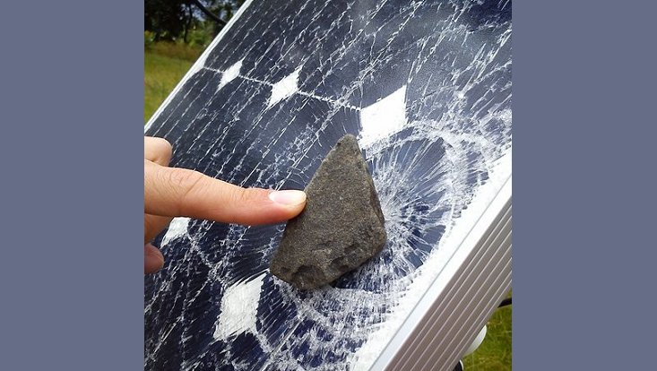 husco2-05 Zerstörtes Solarpanel