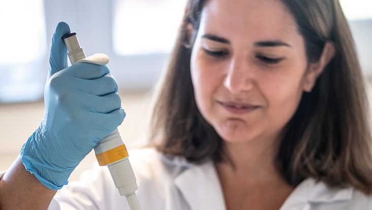 Pipetting scientist