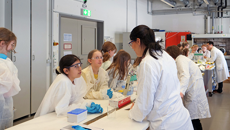 bild19-733x414 Girls' Day in den Nanowissenschaften