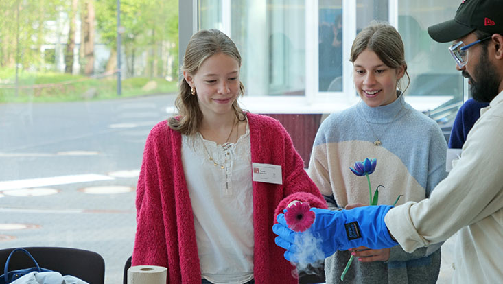 bild04-733x414 Girls' Day in den Nanowissenschaften