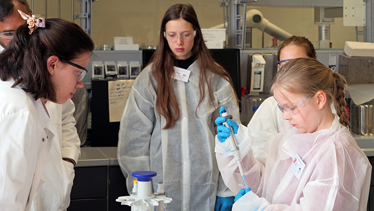 bild17-733x414 Girls' Day in den Nanowissenschaften