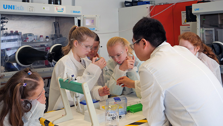 bild21-733x414 Girls' Day in den Nanowissenschaften