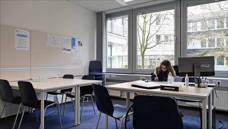 p1049516-733x414 Bild vom Studentischen Arbeitsraum Notkestraße 9 1002