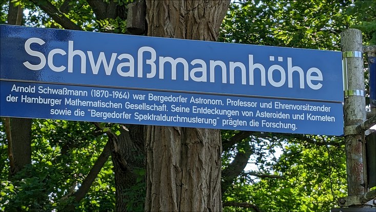 neues Straßenschild - Schwaßmannshöhe