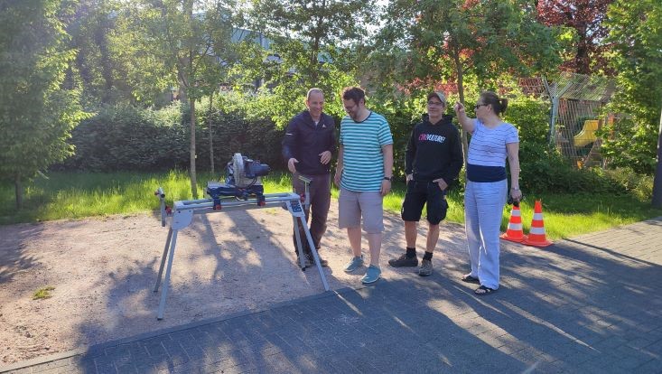 img-20240516-075803-uhh-min-flick-733x414 Bild vom Palettenmöbelbauworkshop für die Science City Bahrenfeld