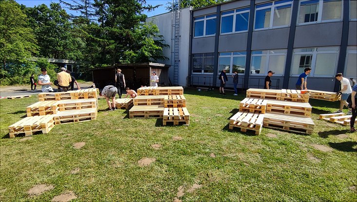 img-20240516-143840-733x414 Bild vom Palettenmöbelbauworkshop für die Science City Bahrenfeld