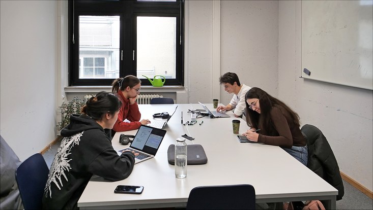 uhh-min-fuchs-p1048910-733x414 Studentischer Arbeitsraum in der Jungiusstraße 11C