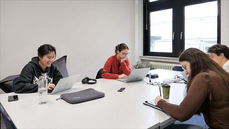 uhh-min-fuchs-p1048917-733x414 Studentischer Arbeitsraum in der Jungiusstraße 11C