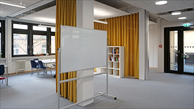 uhh-min-fuchs-p1048906-733x414 Studentischer Arbeitsraum in der Jungiusstraße 11C