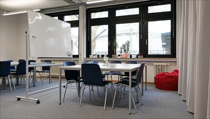 uhh-min-fuchs-p1048861-733x414 Studentischer Arbeitsraum in der Jungiusstraße 11C