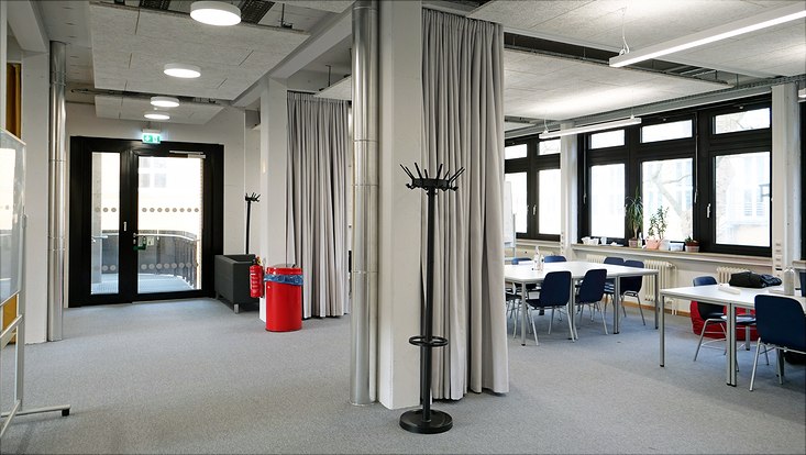 uhh-min-fuchs-p1048903-733x414 Studentischer Arbeitsraum in der Jungiusstraße 11C