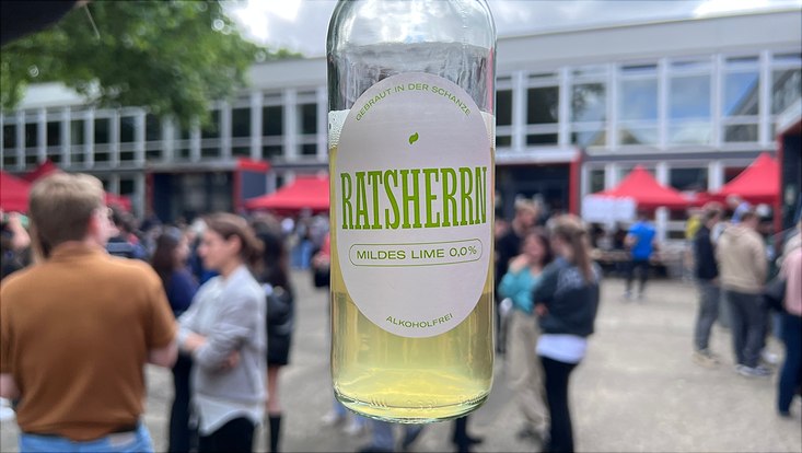 sommerfest-2024-9-733x414 Eine Bierflasche von Ratsherrn